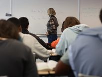La hausse de candidatures est particulièrement sensible dans des matières en tensions comme les maths, allemand ou lettres modernes.
